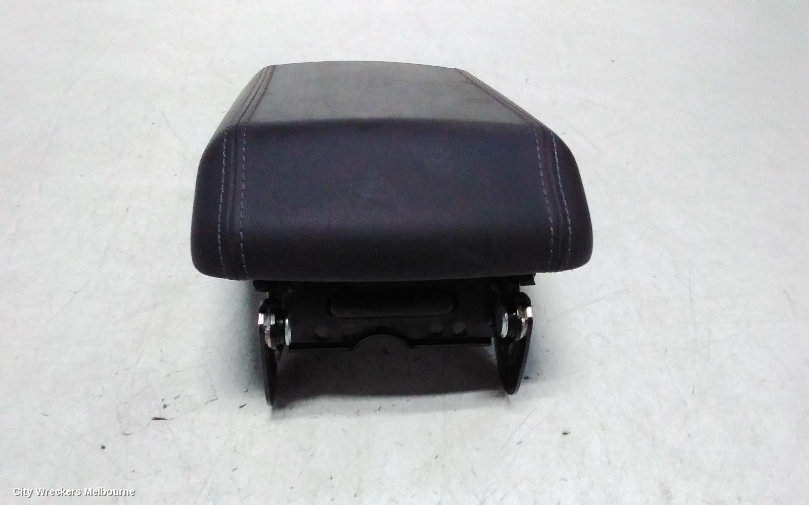 GREAT WALL CANNON UTE CONSOLE, NPW, 09/2020 ONWARDS - Image 3