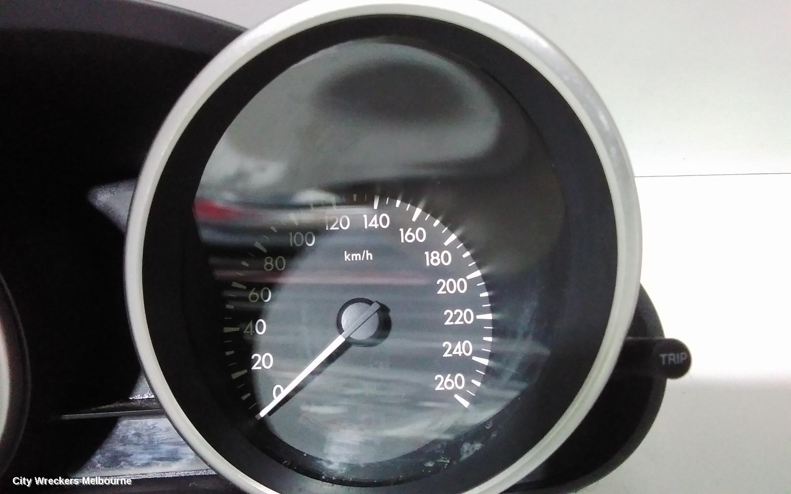 MAZDA 3 INSTRUMENT CLUSTER, INSTRUMENT CLUSTER, PETROL, AUTO T/M, SP25, BL, 04/2009 - 10/2013 - Image 3