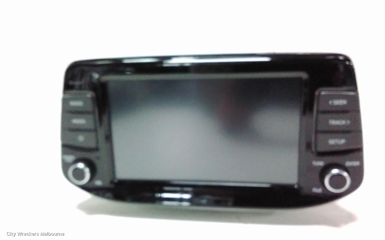 HYUNDAI I30 RADIO/CD/DVD/SAT/TV, HEAD UNIT & DISPLAY, 8 IN, NON SAT NAV/STANDARD AUDIO TYPE, (S. KOREA VIN KMHH), PD, HATCH, 08/2020 ONWARDS - Image 2
