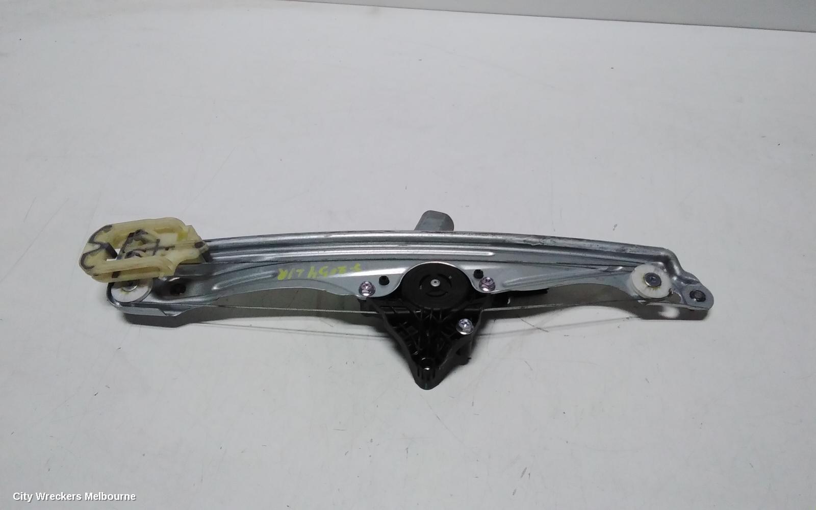 HOLDEN COMMODORE RIGHT FRONT WINDOW REG/MOTOR, ZB, 10/2017 - 12/2020 - Image 2