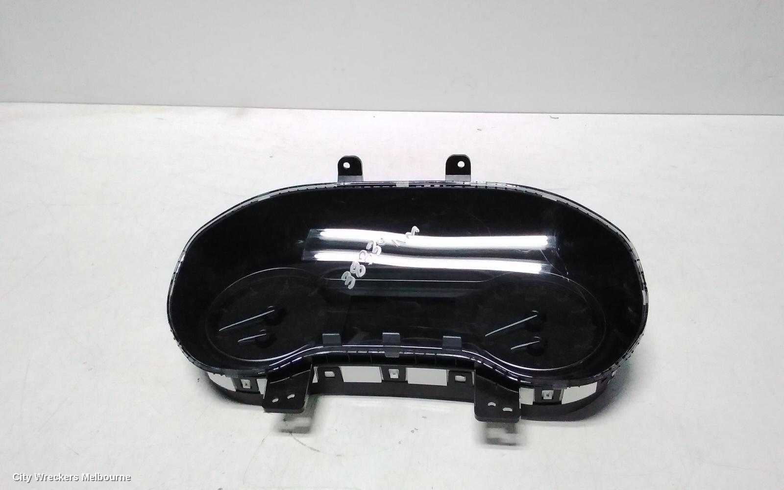 LDV DELIVER 9 INSTRUMENT CLUSTER, DISPLAY CLUSTER, AUTO T/M, 07/2020 ONWARDS - Image 1