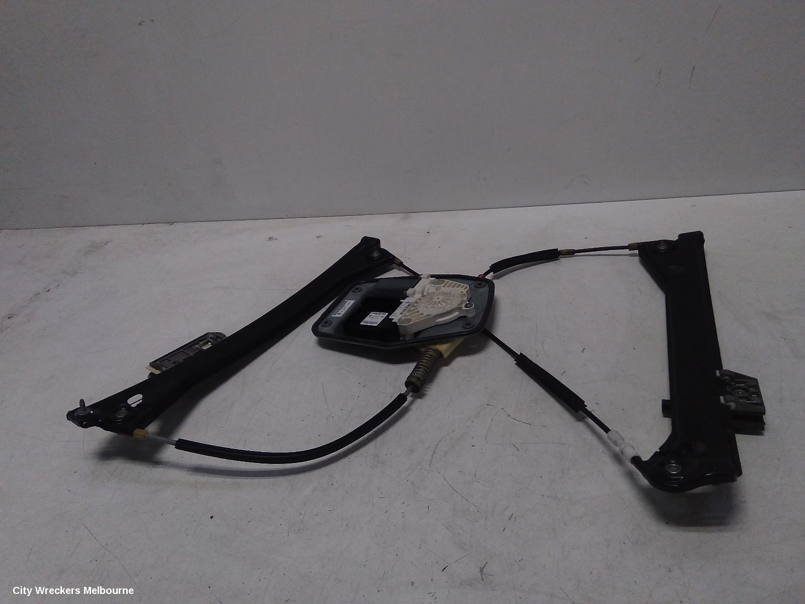 VOLKSWAGEN SCIROCCO RIGHT FRONT WINDOW REG/MOTOR, 1S, 12/2008 - 12/2017 - Image 1