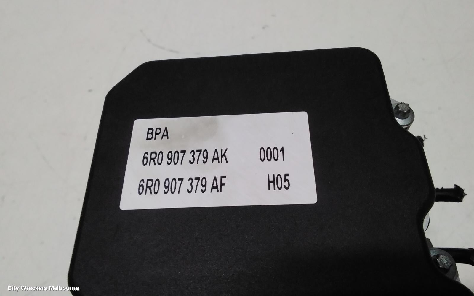 VOLKSWAGEN POLO ABS PUMP/MODULATOR, 6R, P/N 6R0614517AF, 05/2010 - 09/2017 - Image 2