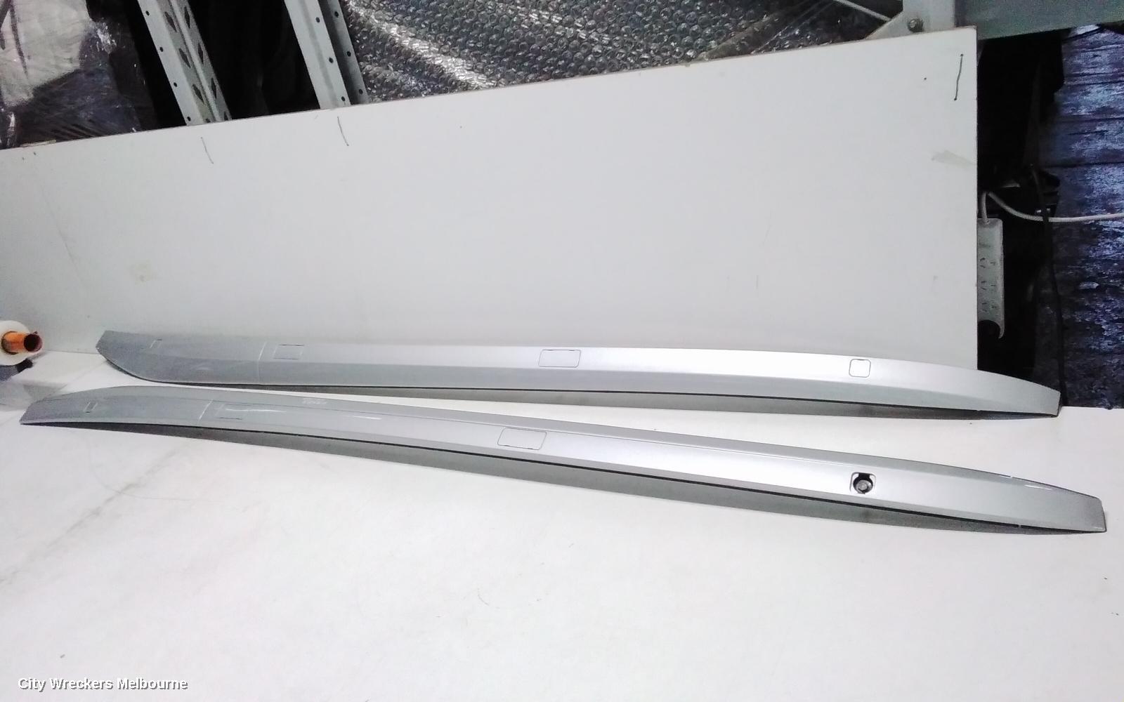 TOYOTA KLUGER ROOF RAIL - Image 2