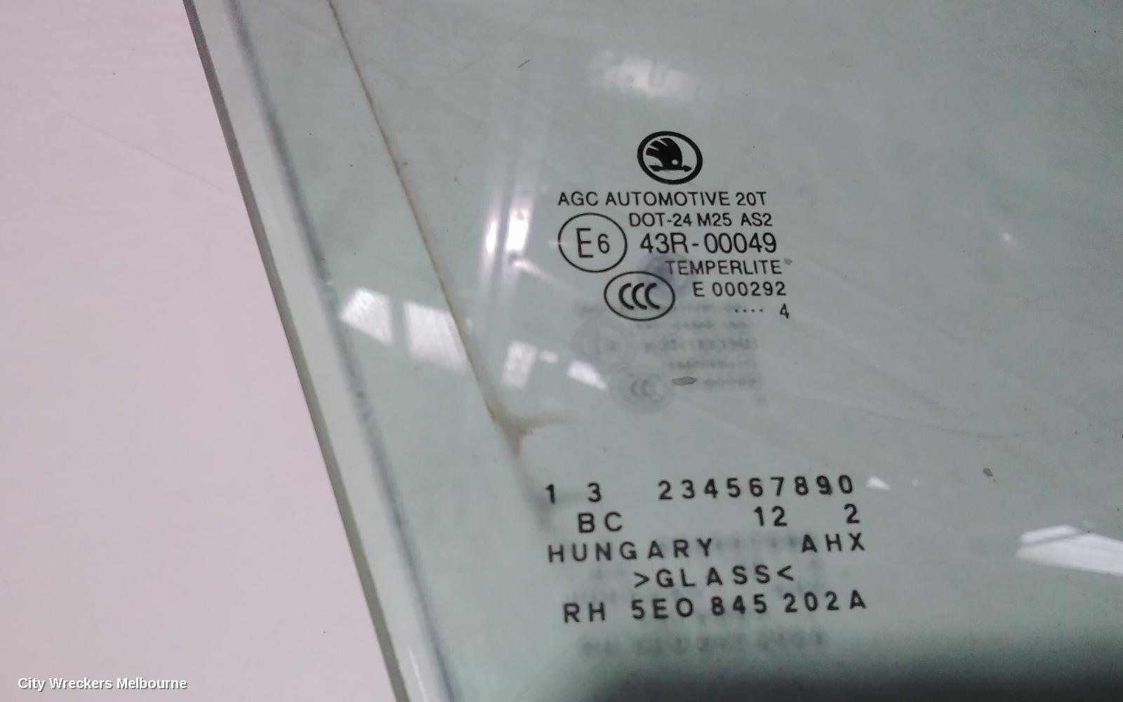 SKODA OCTAVIA RIGHT FRONT DOOR WINDOW, NE, 09/2013 - 09/2020 - Image 2