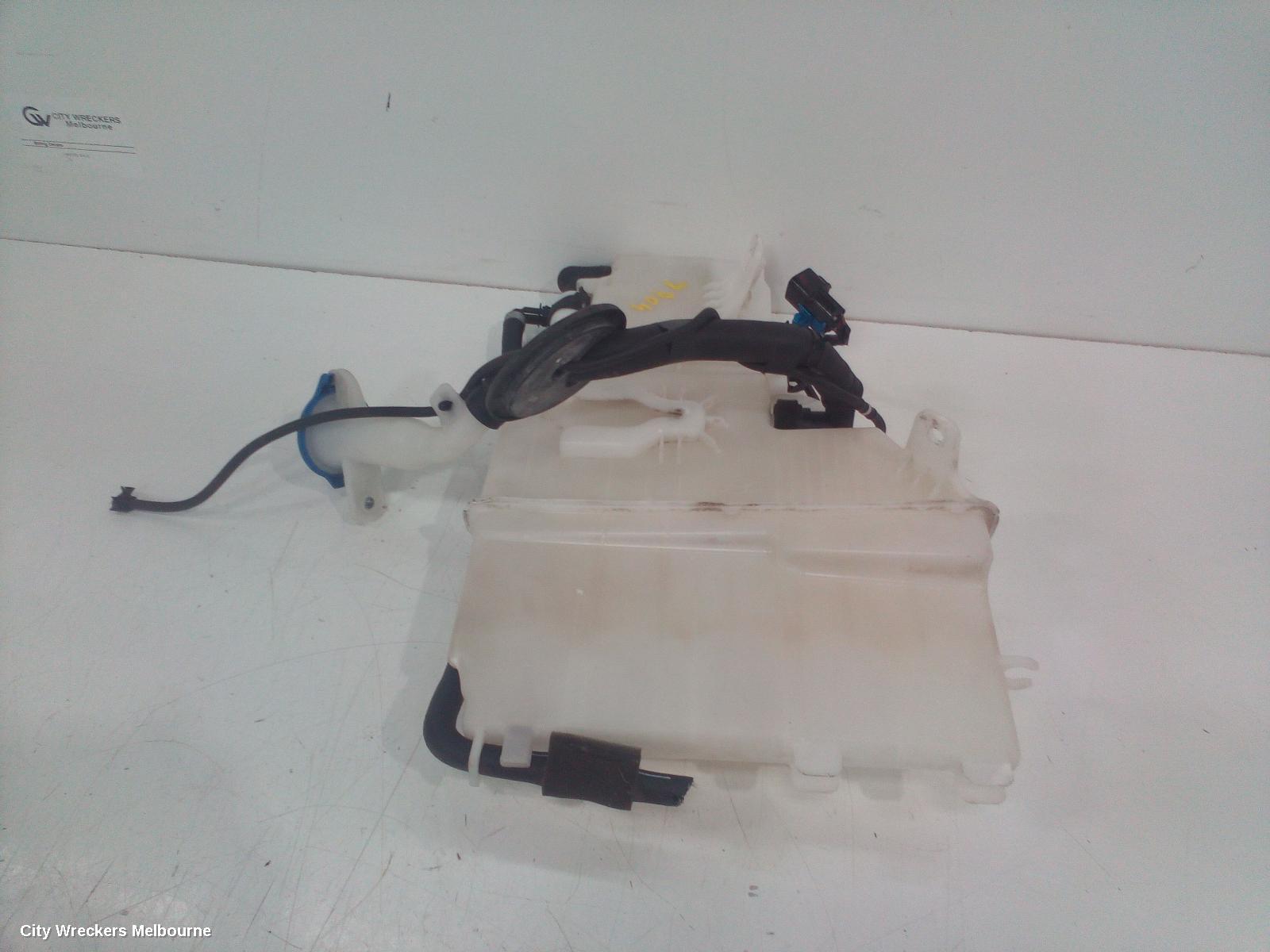 HYUNDAI GENESIS WASHER BOTTLE, DH, 11/2014 - 01/2018 - Image 3