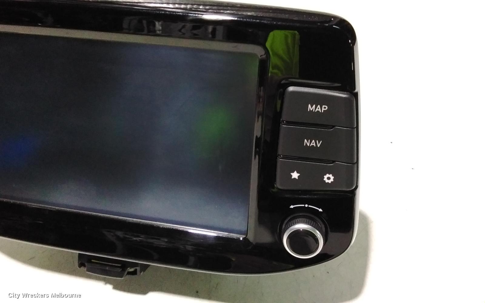 HYUNDAI I30 RADIO/CD/DVD/SAT/TV, HEAD UNIT & DISPLAY, 8 IN, SAT NAV/STANDARD AUDIO TYPE, (S. KOREA VIN KMHH), PD, HATCH, 03/2017 - 07/2020 - Image 3