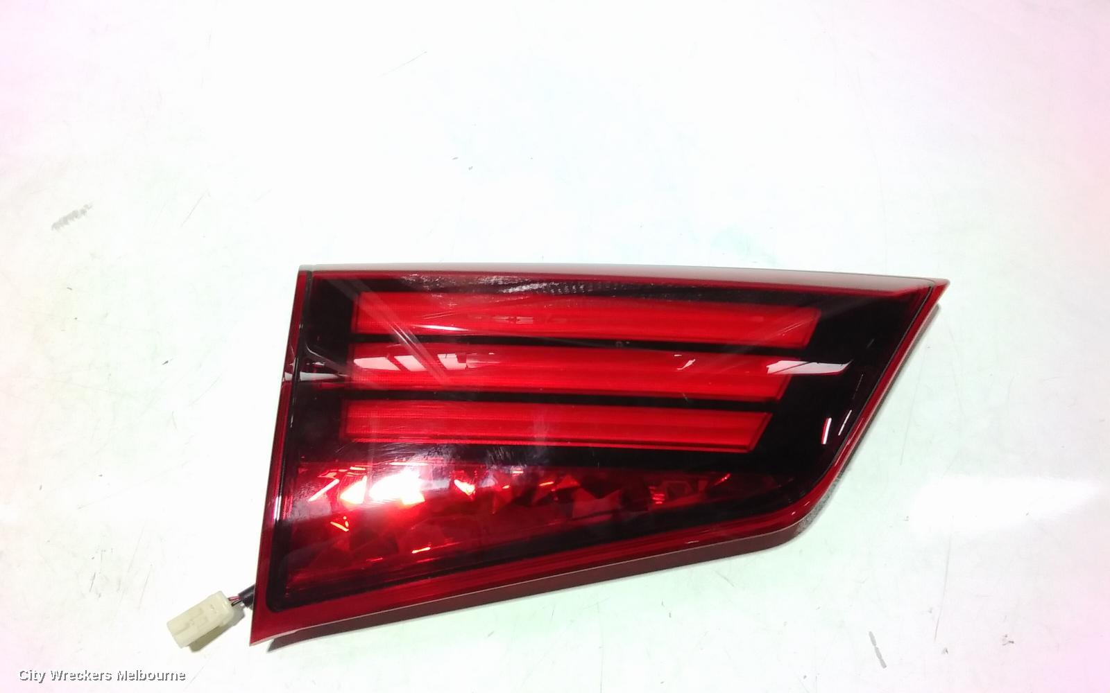 MITSUBISHI OUTLANDER REAR GARNISH, TAILGATE LAMP (LH SIDE), ZK-ZL, 04/2015 ONWARDS - Image 1