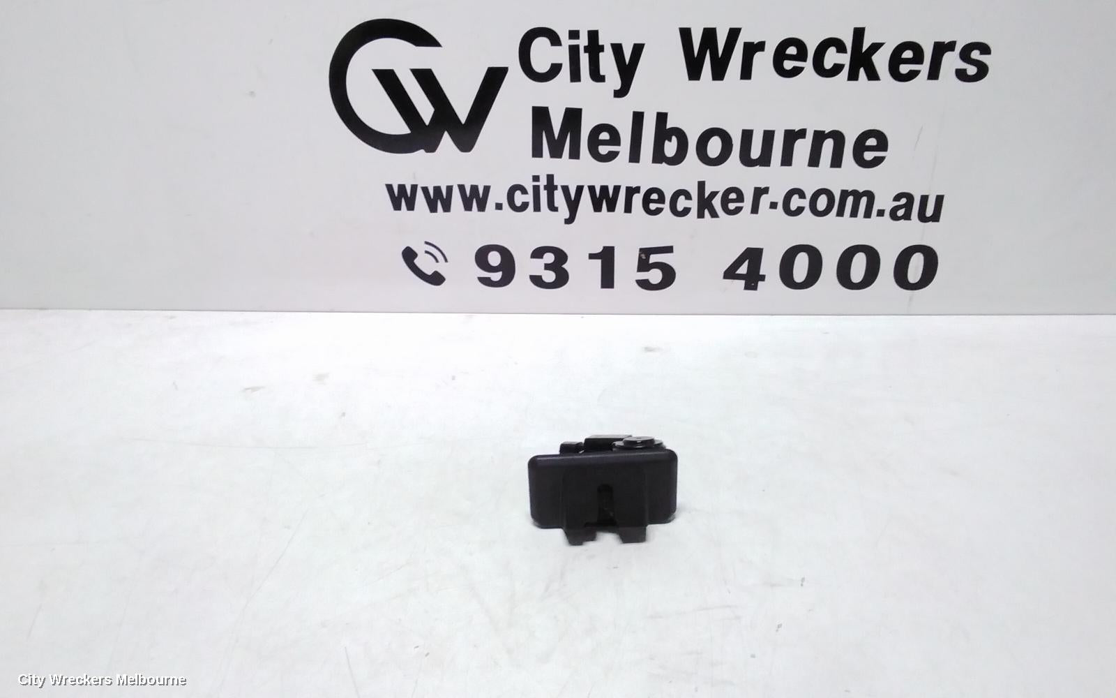 TOYOTA ESTIMA DOOR/BOOT/GATE LOCK, TAILGATE, XR50, 05-19 - Image 1