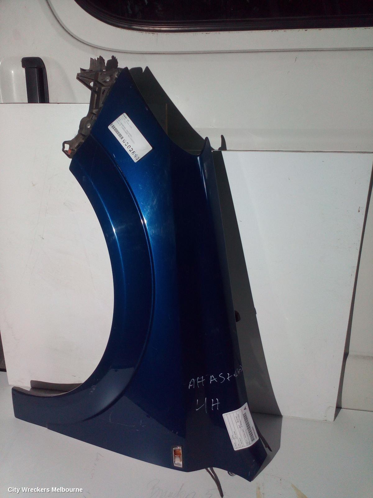 HOLDEN ASTRA LEFT GUARD, AH, 10/2004 - 08/2009 - Image 1