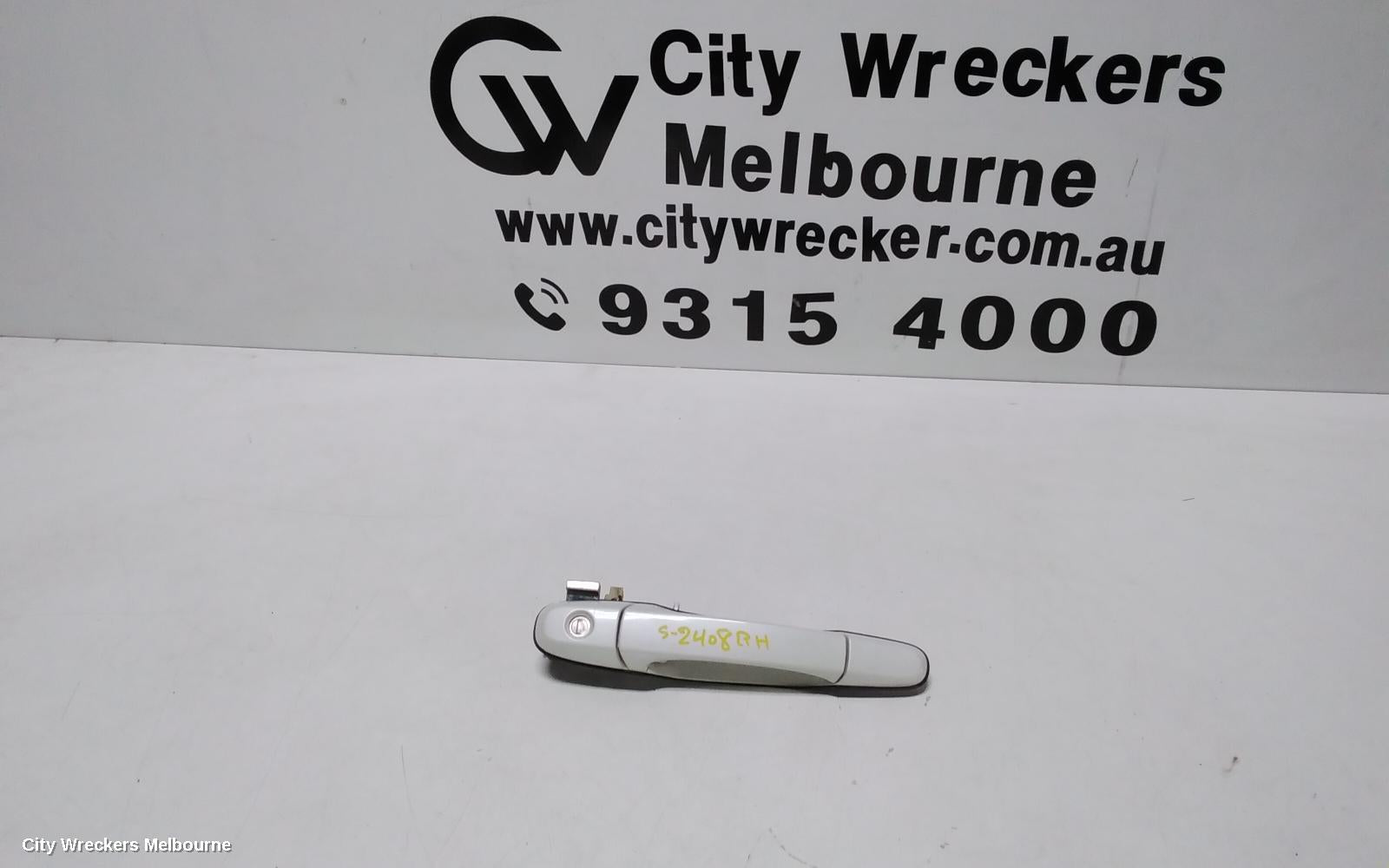 TOYOTA ESTIMA DOOR HANDLE, INNER, RH FRONT, XR30/XR40, 00-06 (IMPORT) - Image 1