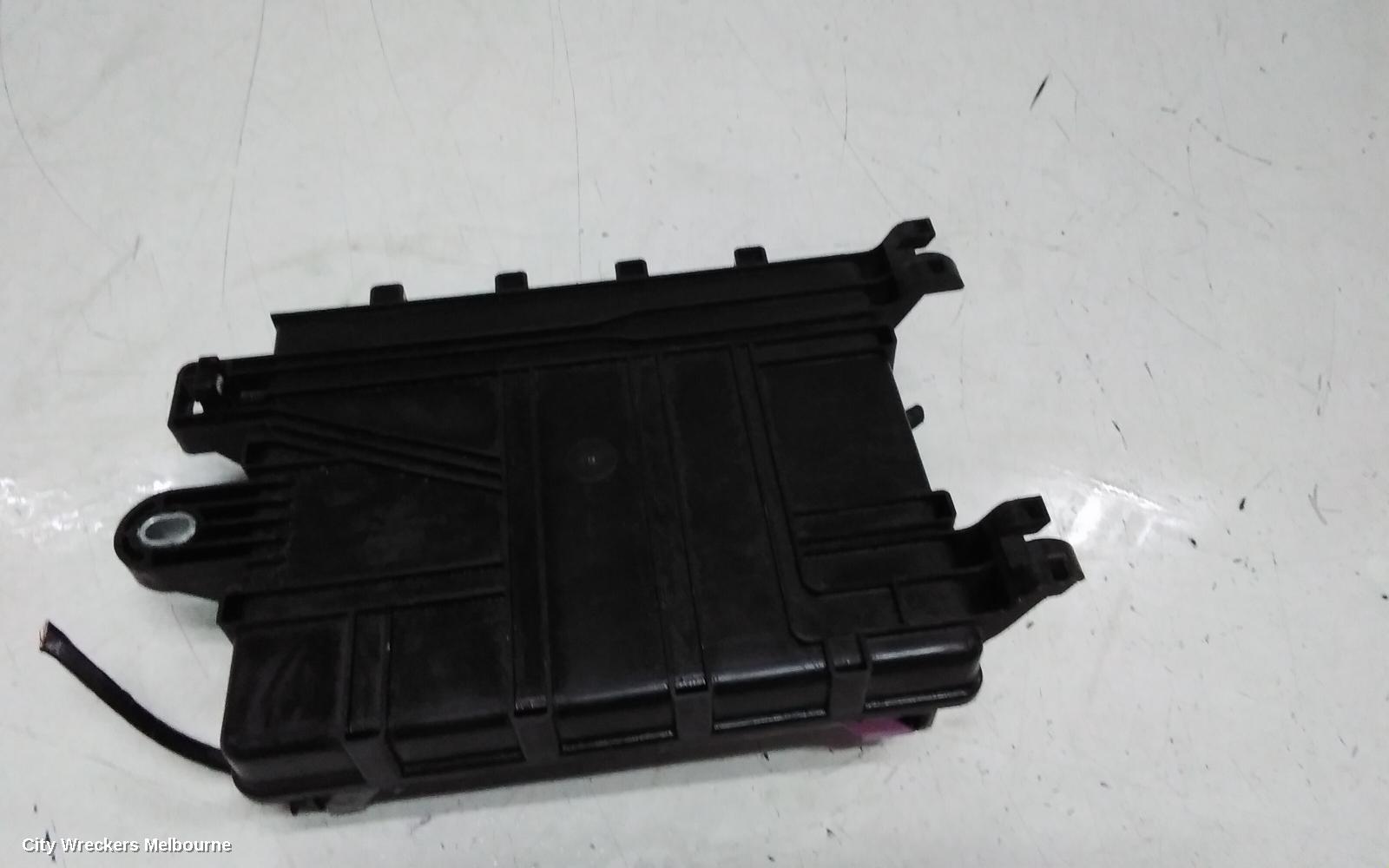 HOLDEN COMMODORE FUSE BOX, ENGINE BAY, VF, 05/2013 - 12/2017 - Image 2