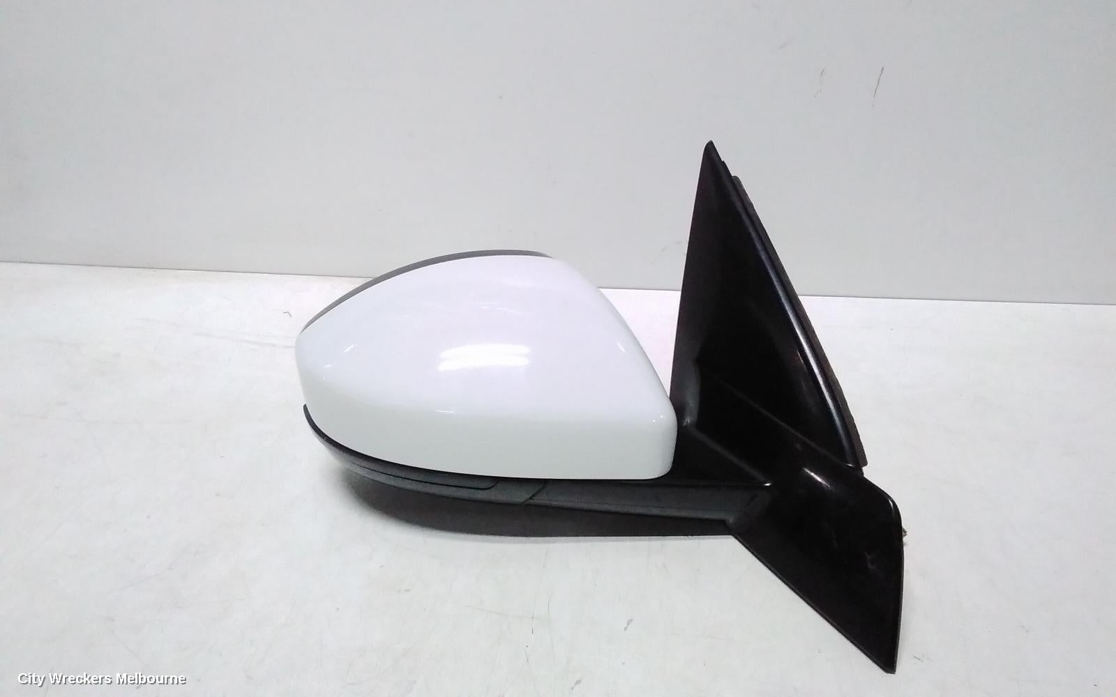 LAND ROVER DISCOVERY SPORT RIGHT DOOR MIRROR, L550, NON WATER WADING, W/ MEMORY, NON BLIND SPOT TYPE, W/ SURROUND CAMERA TYPE, 01/2015 - 06/2018 - Image 1