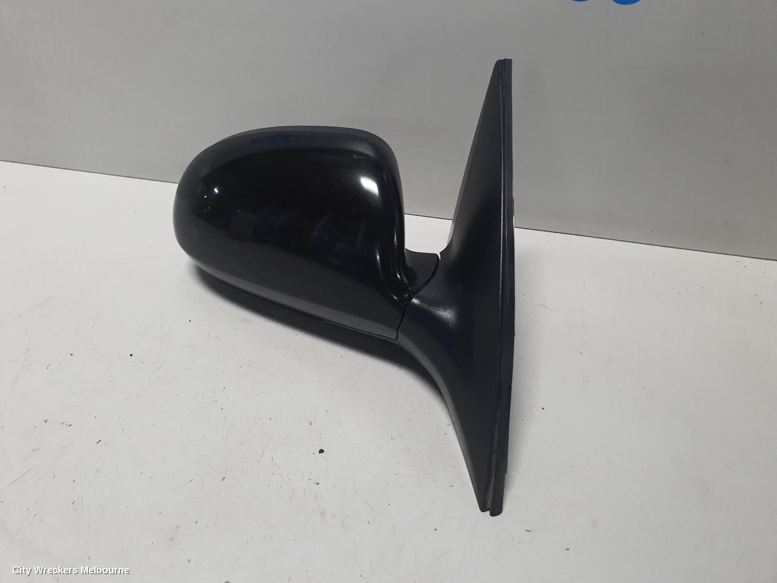 HYUNDAI I20 RIGHT DOOR MIRROR, PB, MANUAL FOLDING, NON FLASHER TYPE, 07/2010 - 12/2015 - Image 3