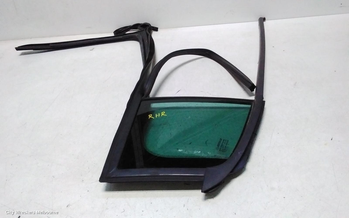 RENAULT MEGANE RIGHT REAR 1/4 DOOR GLASS, X32/X95, 09/2010 - 05/2016 - Image 1