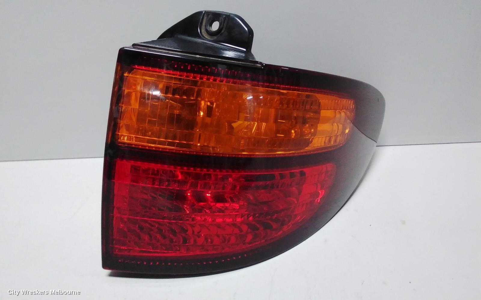 TOYOTA TARAGO RIGHT TAILLIGHT, ACR30 (JAP TYPE), 06/2000 - 06/2003 - Image 2