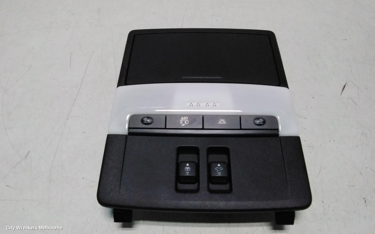 MITSUBISHI OUTLANDER COURTESY LIGHT, ZM, 08/2021 ONWARDS - Image 3