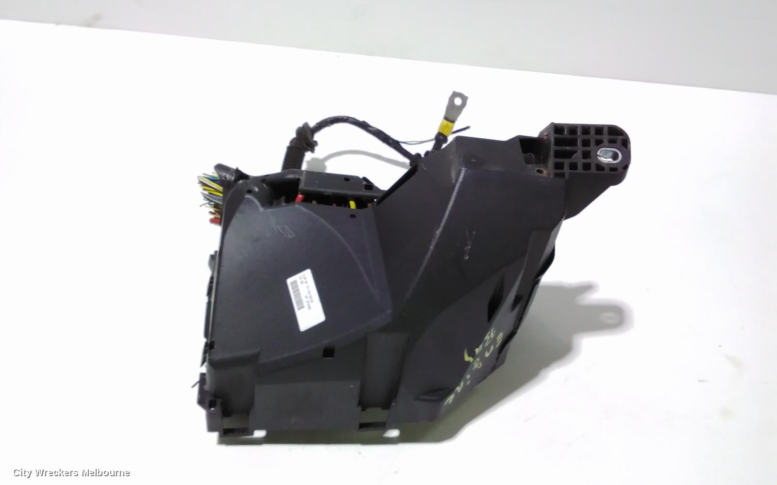 LAND ROVER DISCOVERY SPORT FUSE BOX, ENGINE BAY, DIESEL, L550, 01/2015 ONWARDS - Image 3