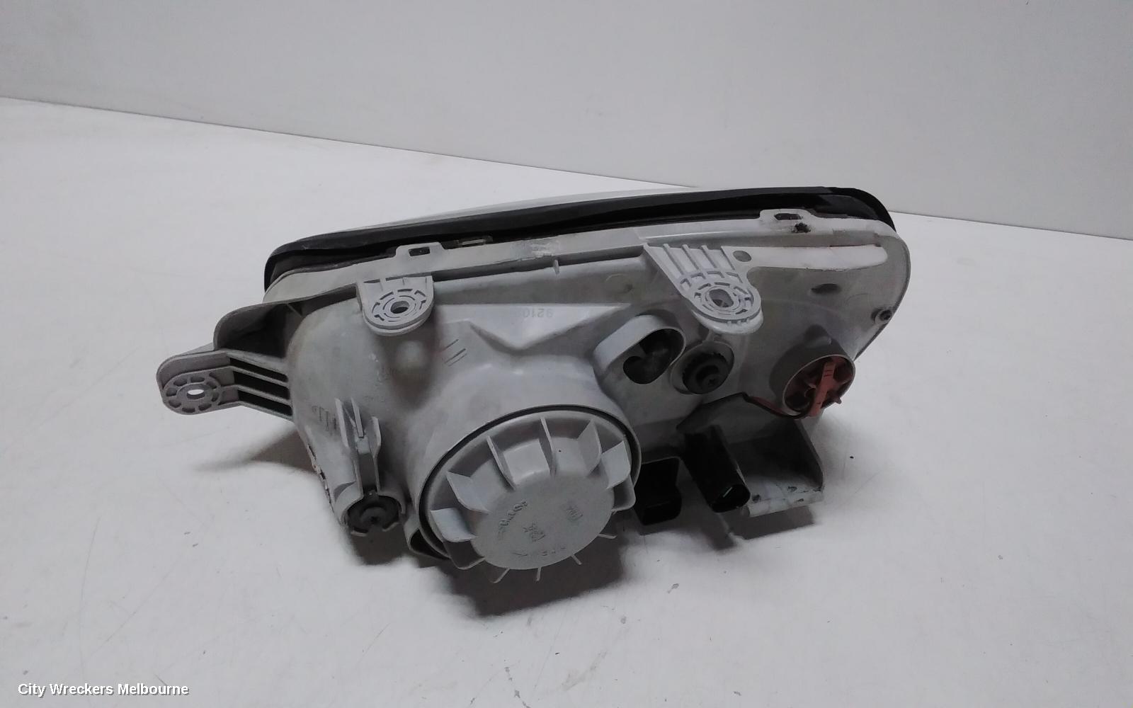 HYUNDAI SANTA FE RIGHT HEADLAMP, SM, 11/2000 - 09/2003 - Image 3