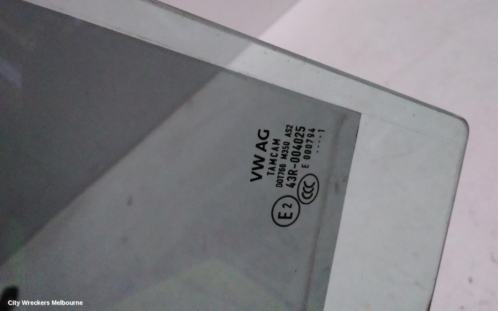 VOLKSWAGEN CRAFTER LEFT FRONT 1/4 DOOR GLASS, SY1, 08/2017 ONWARDS - Image 3