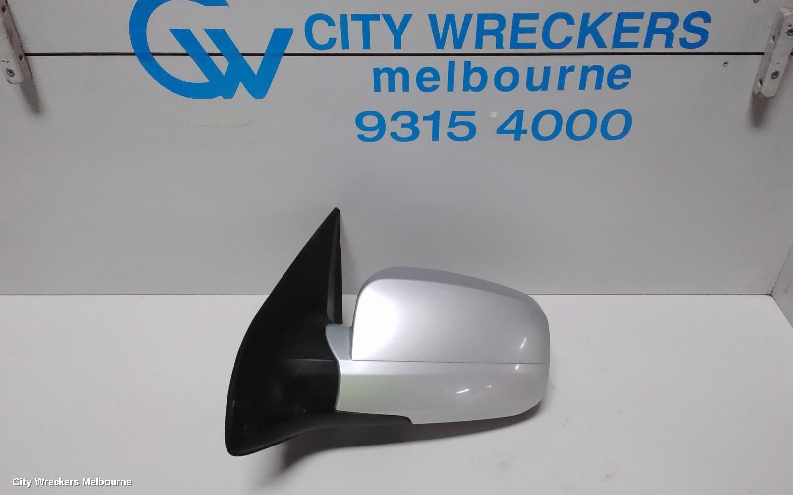 KIA SORENTO LEFT DOOR MIRROR, BL, POWER, HEATED TYPE, 11/2006 - 09/2009 - Image 1