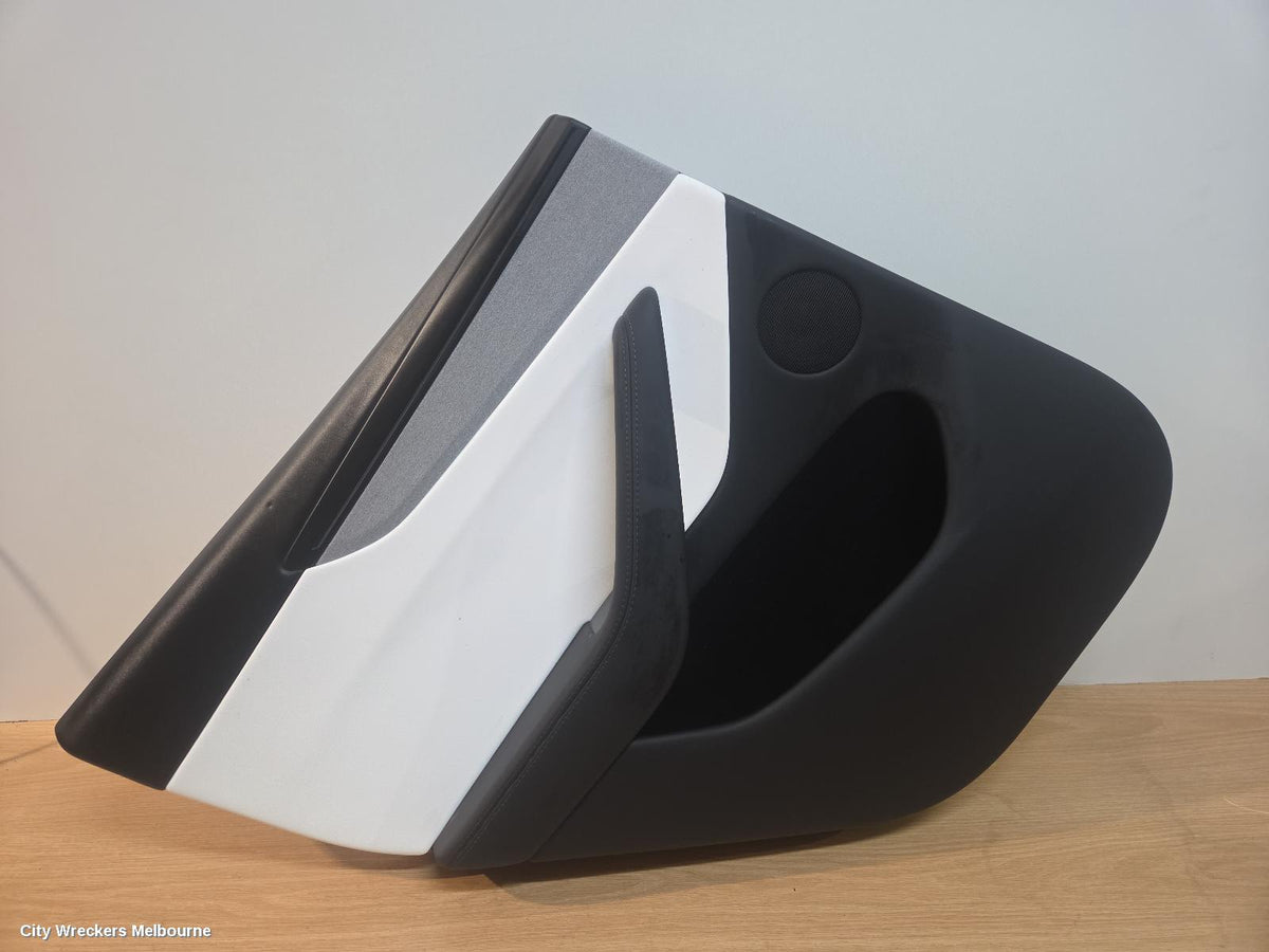 TESLA MODEL Y DOOR TRIM, 1ST GEN, 03/2022 ONWARDS - Image 2