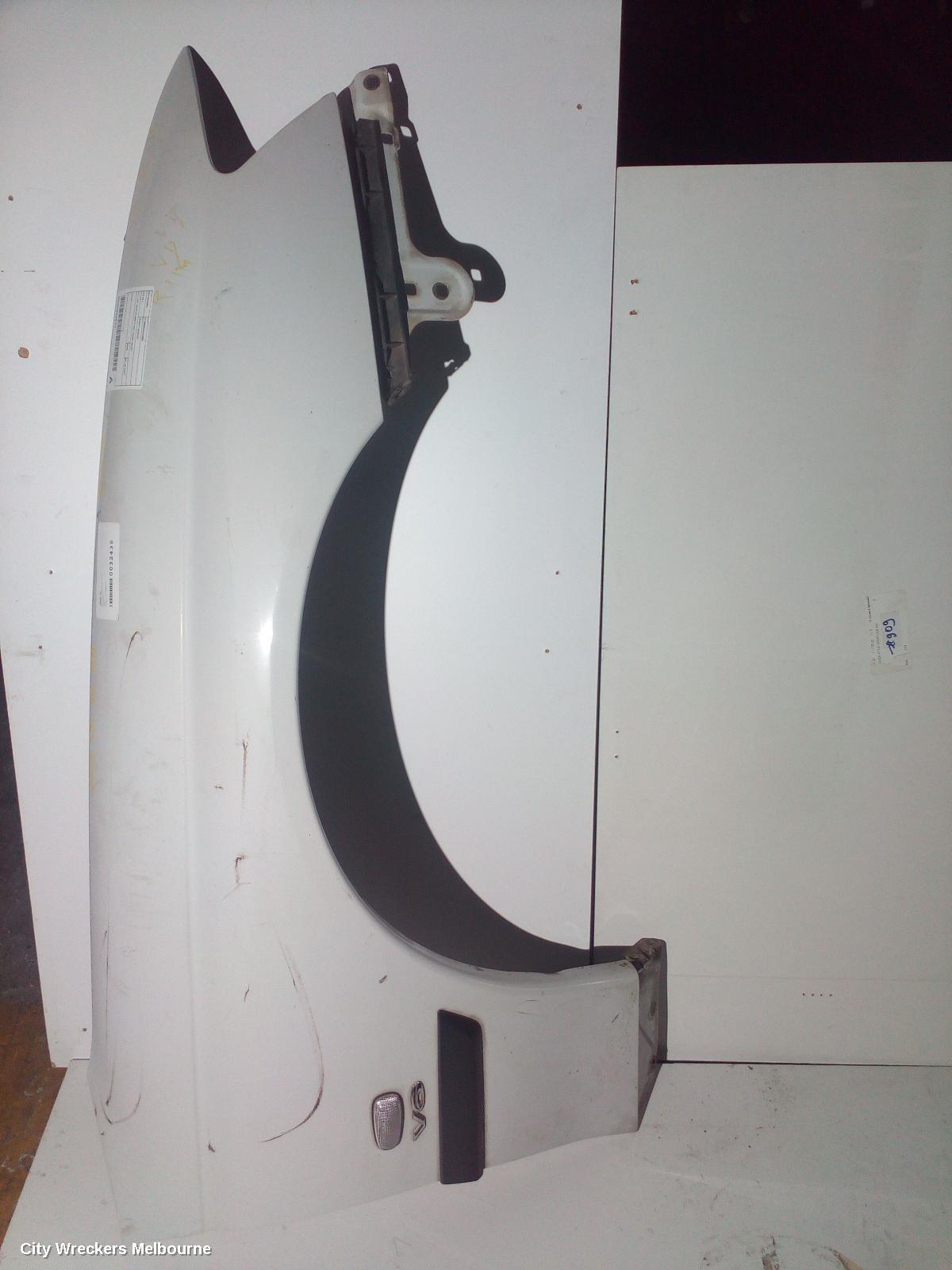 HOLDEN COMMODORE RIGHT GUARD, VY1-VZ, NON FLARE TYPE, 10/2002 - 09/2007 - Image 2