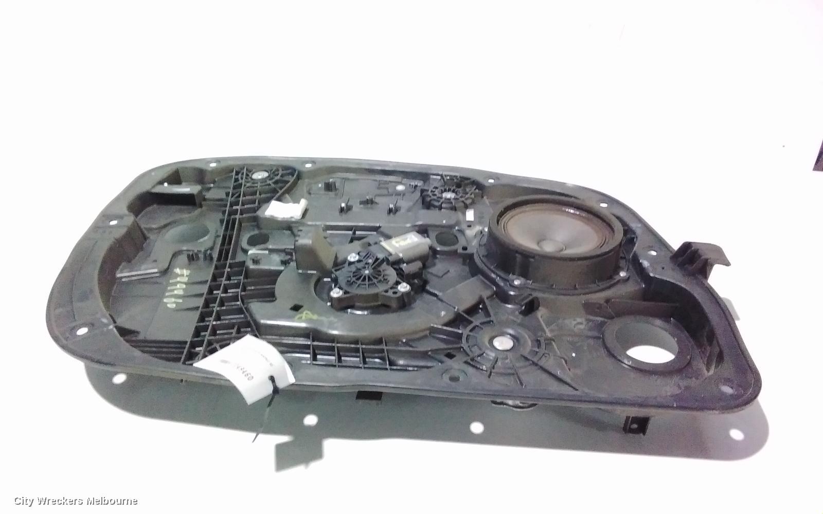 HYUNDAI I30 RIGHT FRONT WINDOW REG/MOTOR, GD, 5DR HATCH, 2 PIN AUTO DOWN, 03/2012 - 04/2017 - Image 1