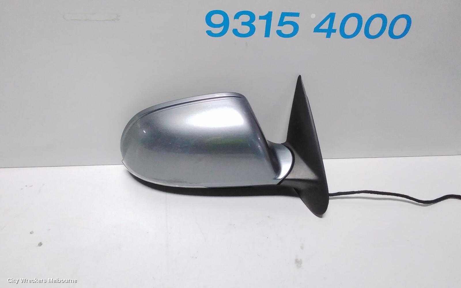 SKODA OCTAVIA RIGHT DOOR MIRROR, 1Z, ELEGANCE/SCOUT, MANUAL FOLD, W/ SURROUND LIGHT TYPE (6XD), 02/2009 - 10/2013 - Image 3