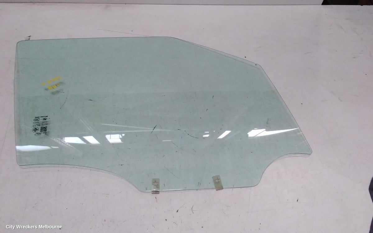 MG MG3 RIGHT FRONT DOOR WINDOW, SZP1, NON TINTED TYPE, 07/2016 ONWARDS - Image 1