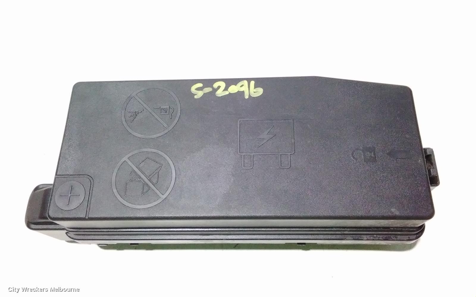 HOLDEN CAPTIVA FUSE BOX, ENGINE BAY, PETROL, CG, 01/2011 - 06/2018 - Image 2