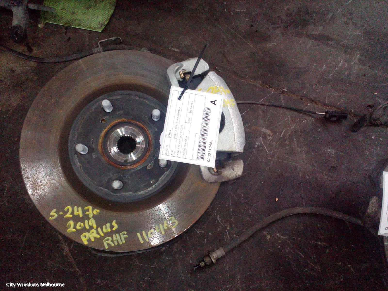 TOYOTA PRIUS RIGHT FRONT HUB ASSEMBLY, ZVW40R, PRIUS V, 05/2012 - 03/2021 - Image 2