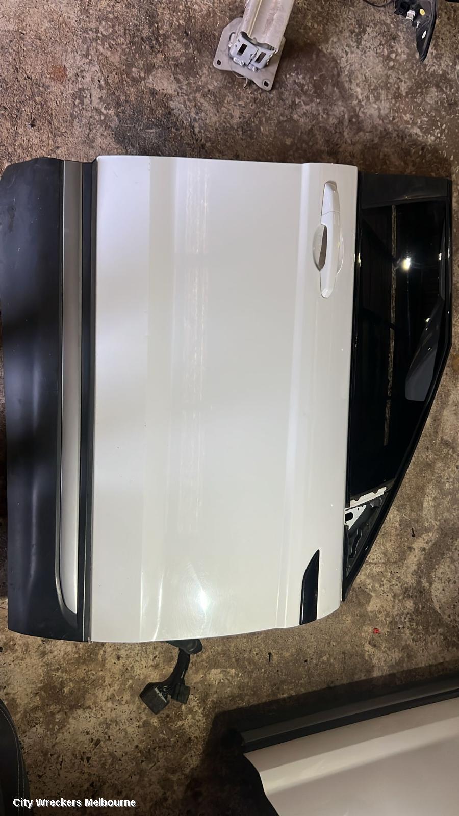 LAND ROVER RANGEROVER EVOQUE RIGHT FRONT DOOR, L538, 5DR WAGON, 11/2011 - 01/2019 - Image 1