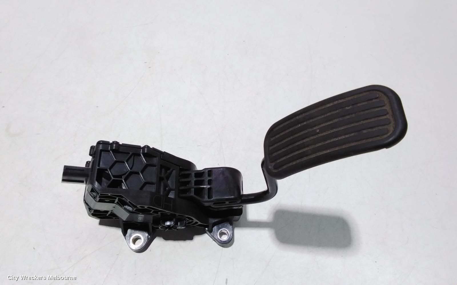 TOYOTA HIACE PEDAL ASSEMBLY, 300 SERIES, 02/2019 ONWARDS - Image 2