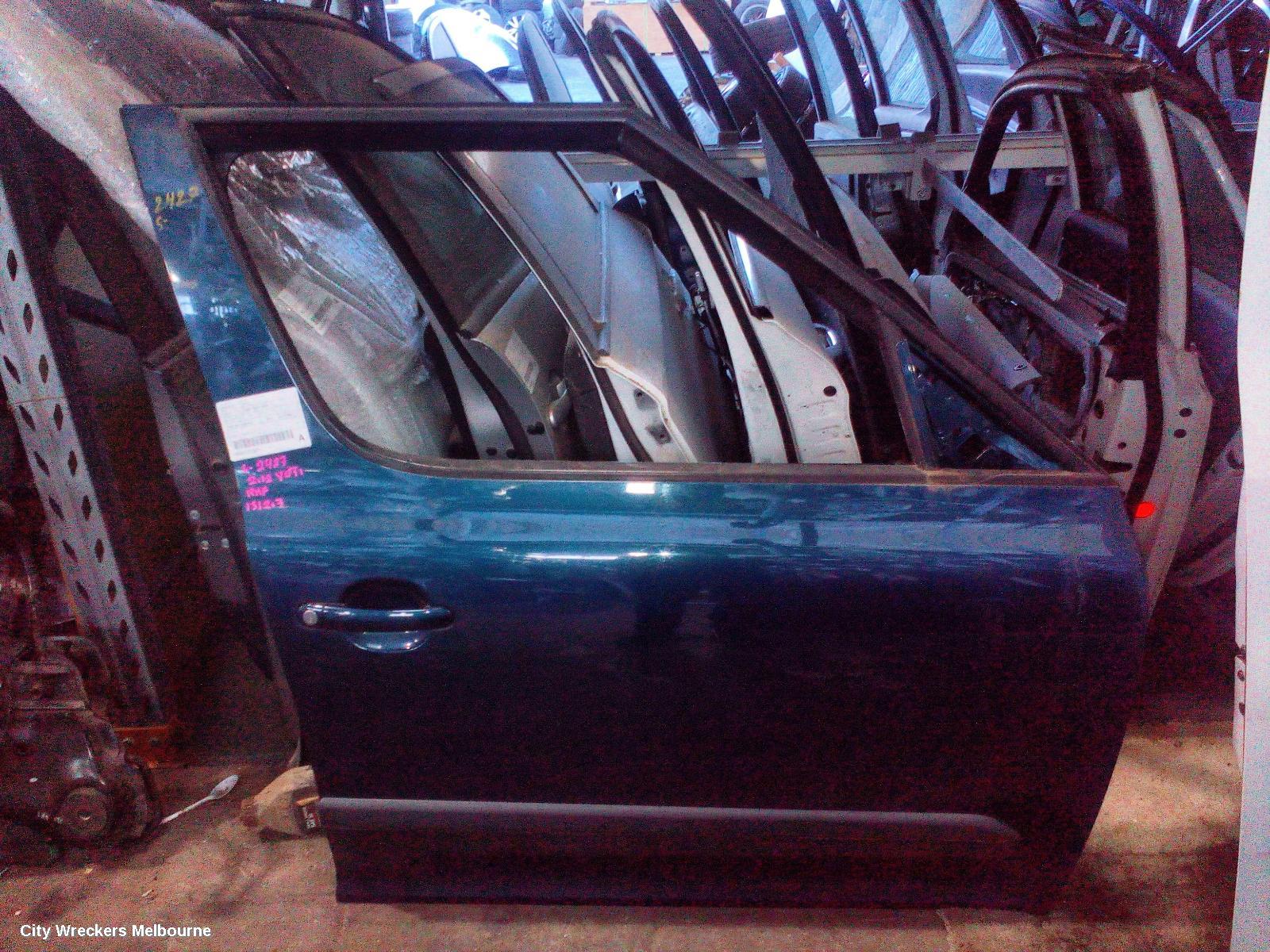 SKODA YETI RIGHT FRONT DOOR, 5L, 09/2011 - 12/2017 - Image 1