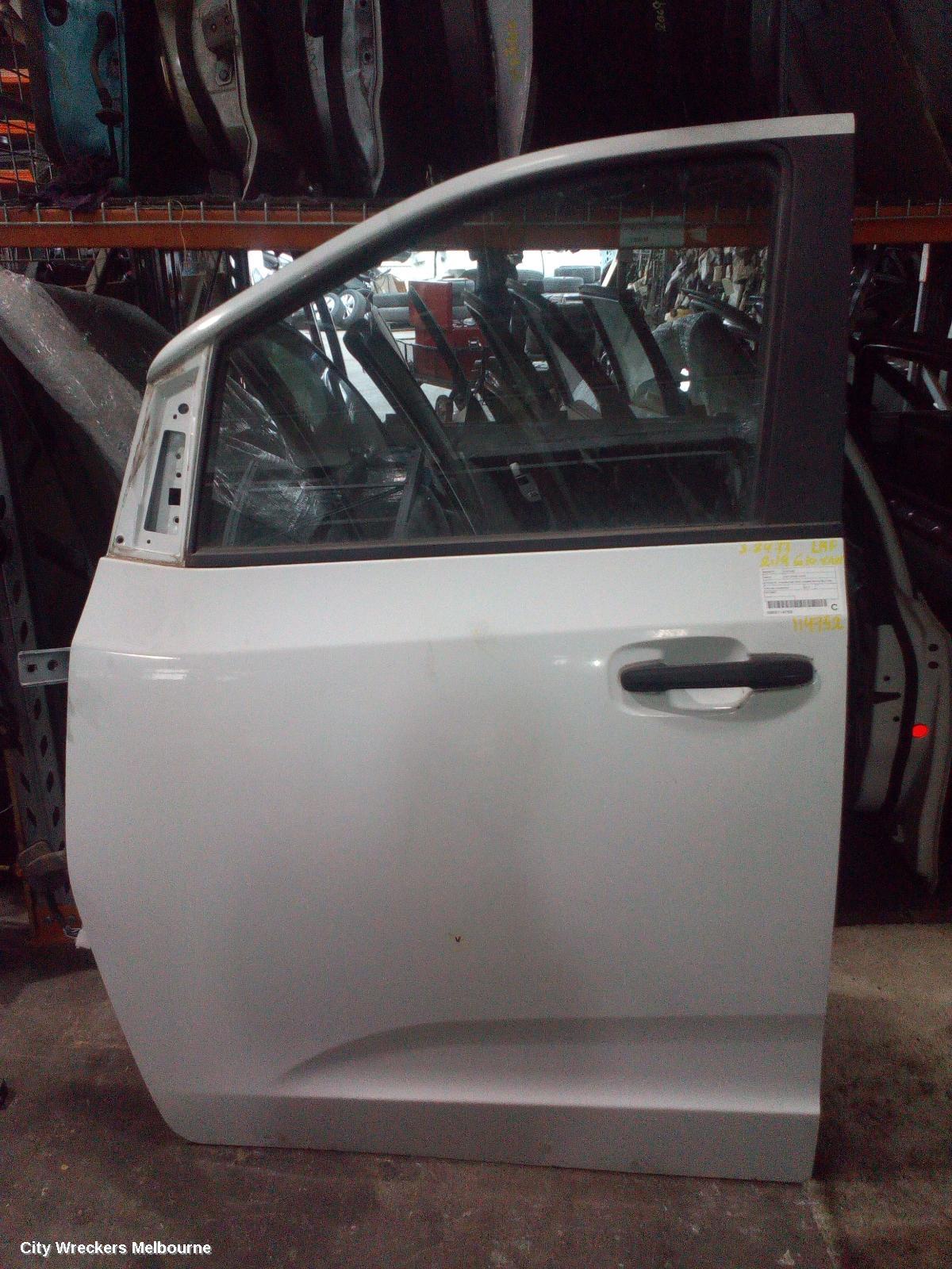 LDV G10 LEFT FRONT DOOR, SV7A/SV7C, WAGON/VAN, NON CHROME MOULDING TYPE, 04/2015 ONWARDS - Image 2