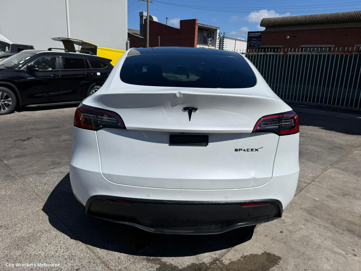 TESLA MODEL Y LEFT FRONT HUB ASSEMBLY, 1ST GEN, RWD, SINGLE MOTOR TYPE, 03/2022 ONWARDS - Image 3