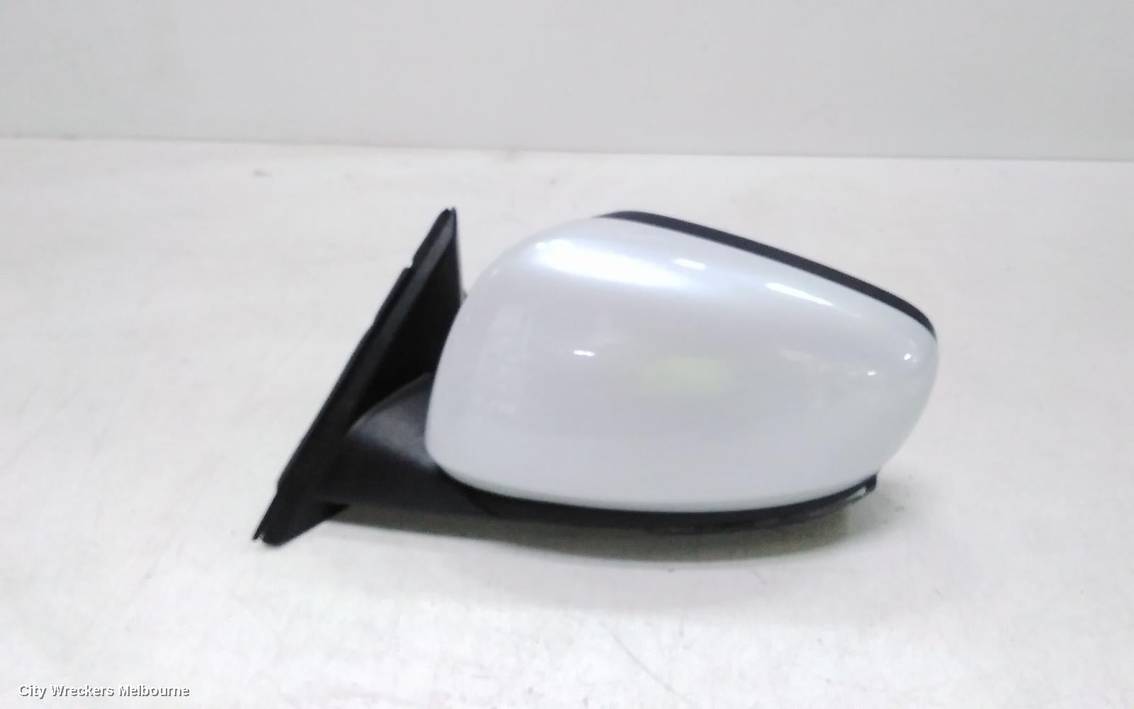 RENAULT KALEOS LEFT DOOR MIRROR, XZG, W/ BLINDSPOT TYPE, 05/2016 - 05/2019 - Image 1