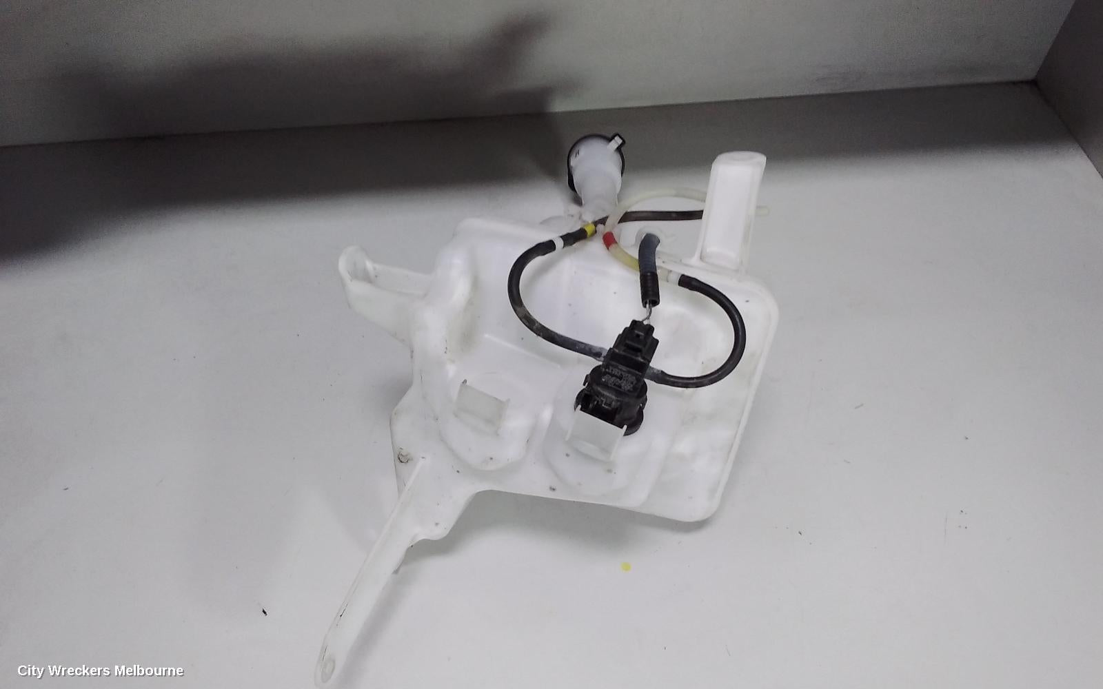 TOYOTA COROLLA WASHER BOTTLE, ZRE182R, HATCH, NON H/LAMP WASHER TYPE, 10/2012 - 06/2018 - Image 3
