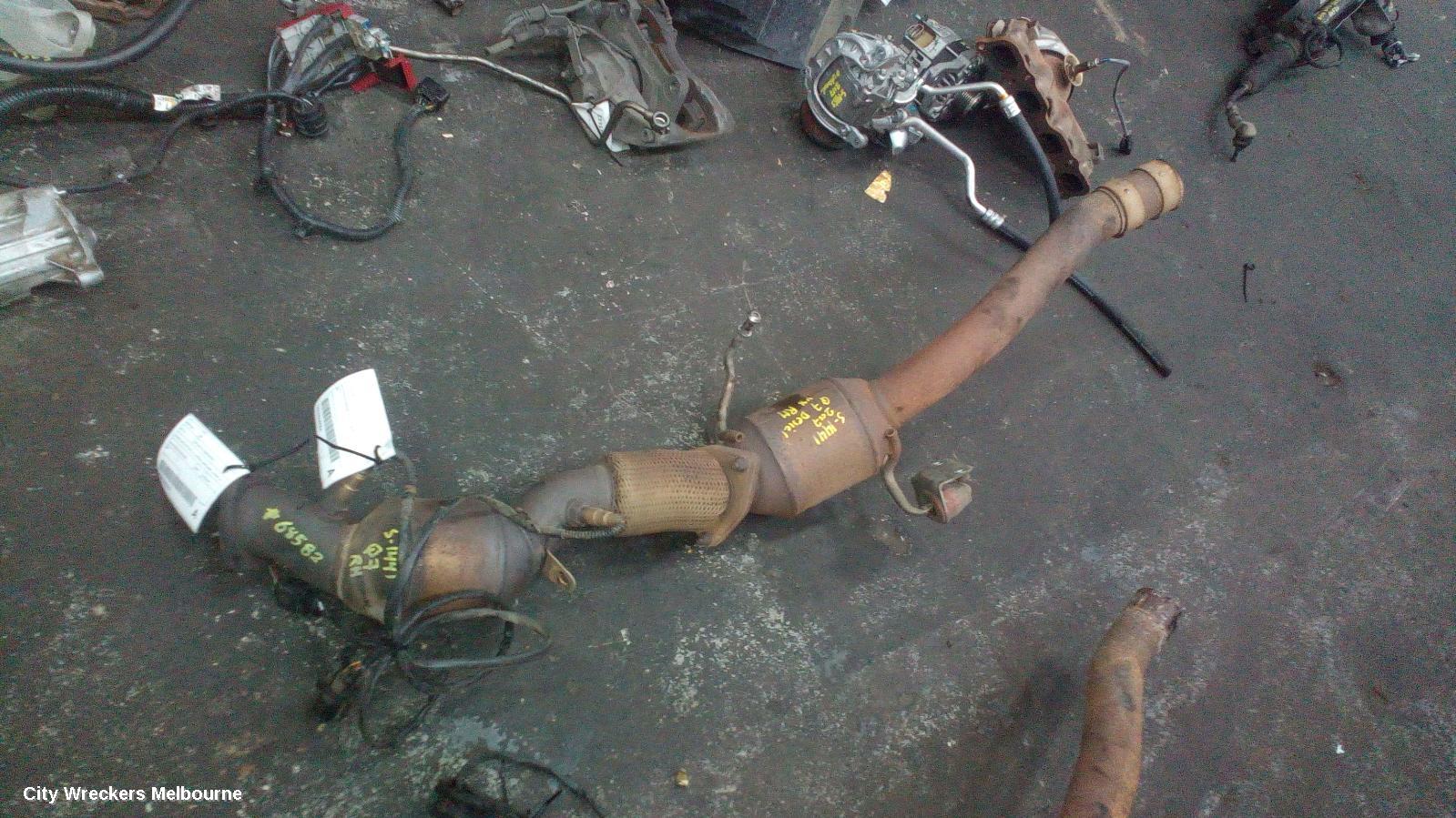 AUDI Q7 CATALYTIC CONVERTER, UNDER CAR-CAT TYPE, 4.2, PETROL, BAR CODE, LH SIDE, 4L, 09/2006 - 08/2010 - Image 1