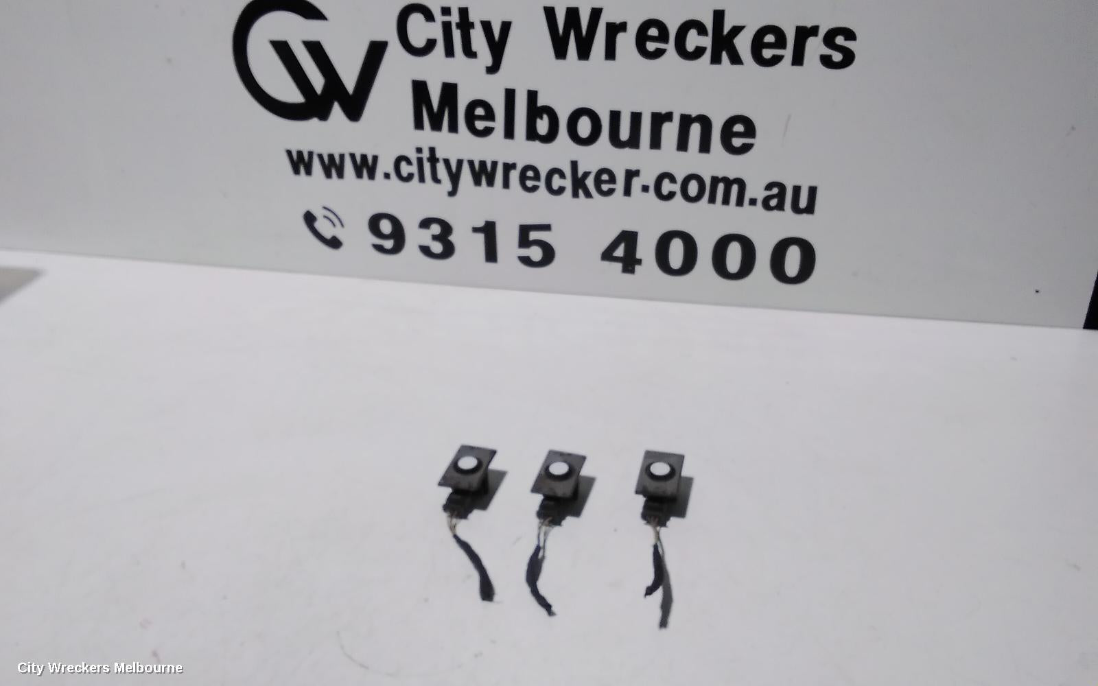 VOLKSWAGEN PASSAT, B8/MK7, 06/2015 - 05/2023, P/N 5Q0 919 275 B    3 PICES WITH CENTER BAR SENSOER  SEE PIC 75$ EACH : 104442 - Image 1