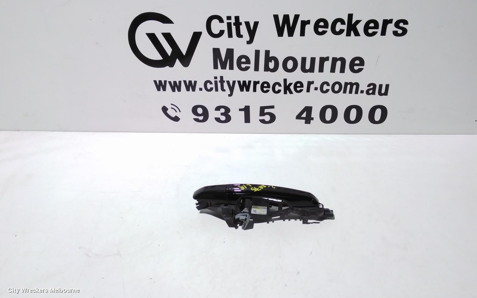 LAND ROVER RANGEROVER EVOQUE DOOR HANDLE, LH REAR, OUTER, COLOUR CODED, W/ KEYLESS ENTRY & START TYPE, L538, 11/2011 - 01/2019 - Image 1
