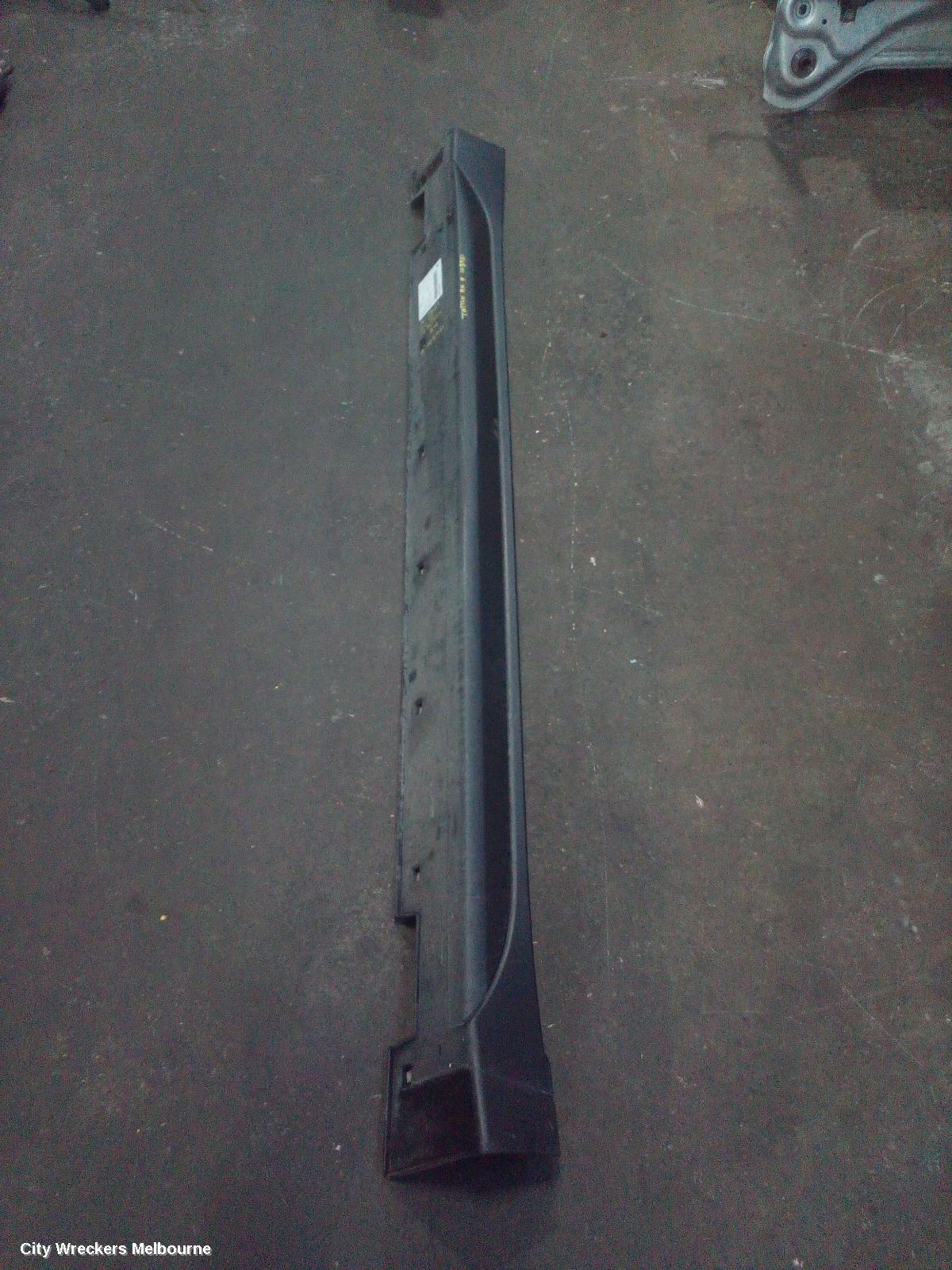 HYUNDAI TUCSON SIDE STEP/SKIRT, TL, RH SIDE, 06/2015 - 01/2021 - Image 1