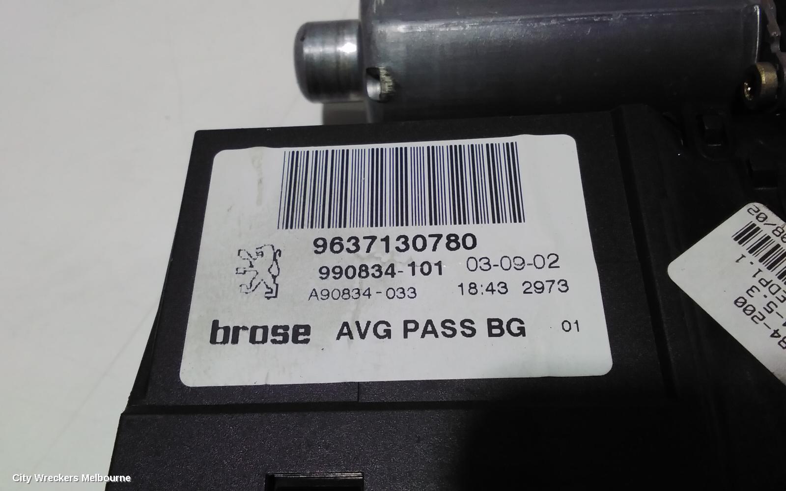 PEUGEOT 307 LEFT FRONT WINDOW REG/MOTOR, T5, POWER, 5DR HATCH, 12/2001 - 09/2005 - Image 2