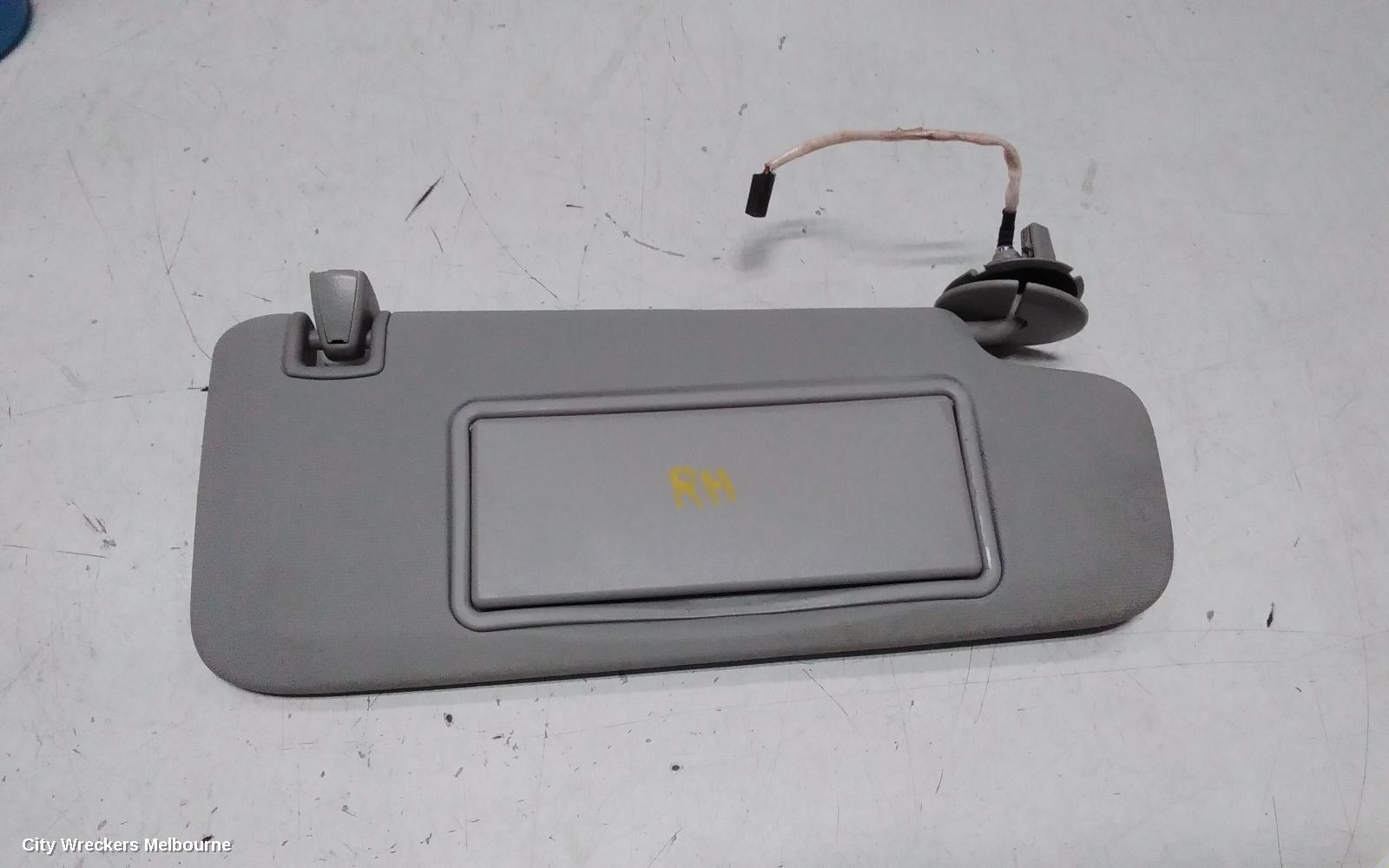 HOLDEN ASTRA SUNVISOR, BK-BL, RH SIDE, W/LIGHT, 09/2016 - 12/2020 - Image 2