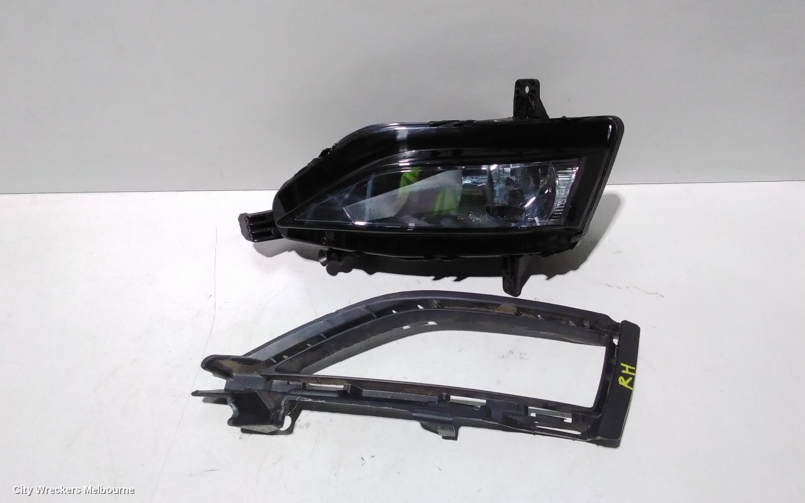 VOLKSWAGEN GOLF RIGHT INDICATOR/FOG/SIDE, BUMPER FOGLAMP, GEN 7, HALOGEN TYPE, 03/2017 - 08/2020 - Image 3