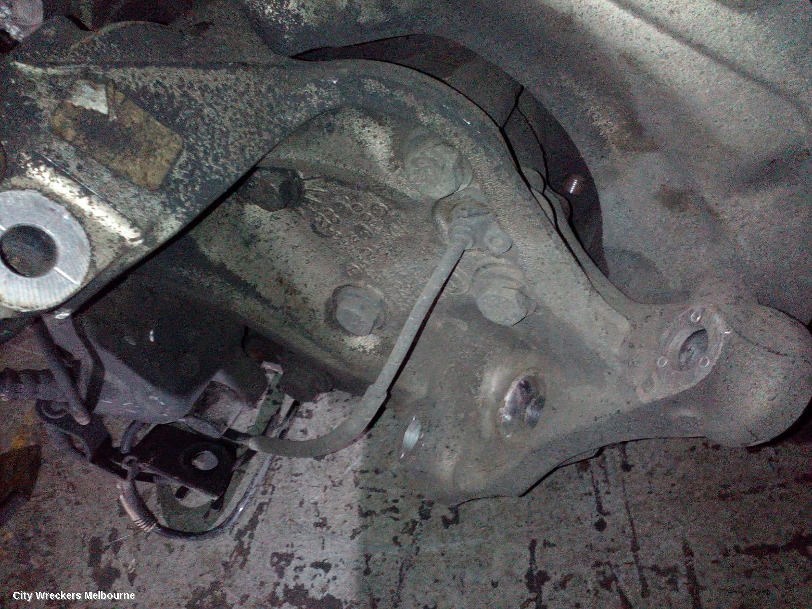 BMW 3 SERIES LEFT FRONT HUB ASSEMBLY, E90, SEDAN, 03/2005 - 01/2012 - Image 2
