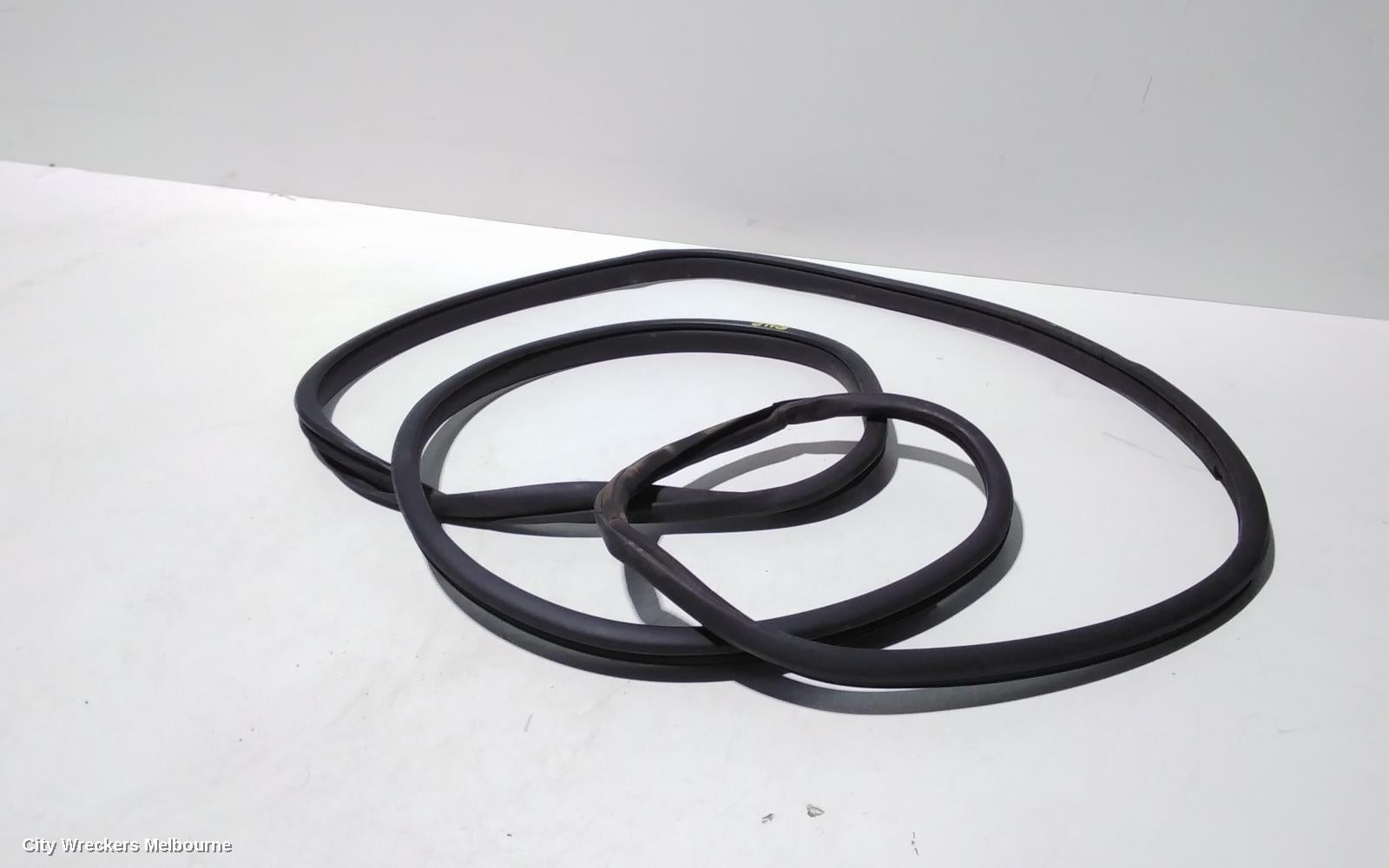TOYOTA HIACE, 300 SERIES, 02/2019 ONWARDS, RHF DOOR SEAL  ON THE BODY: 91883 - Image 1