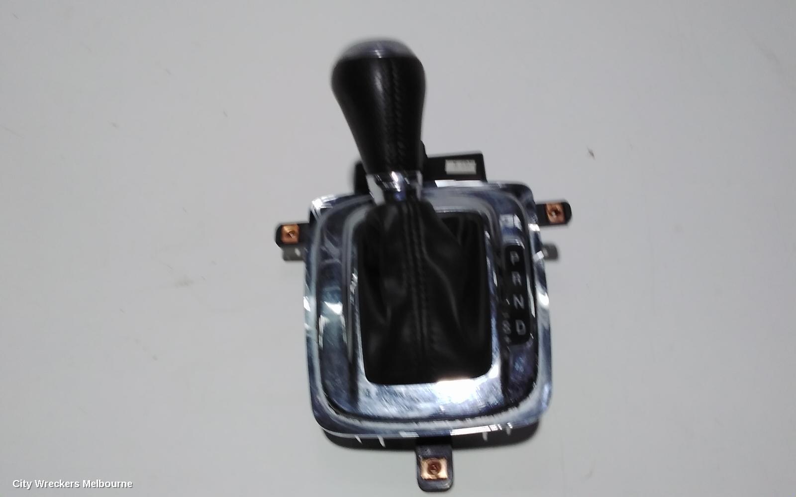 HOLDEN COMMODORE GEAR STICK/SHIFTER, 3.6/6.0/6.2, PETROL, AUTO T/M, VF, 05/2013 - 12/2017 - Image 3