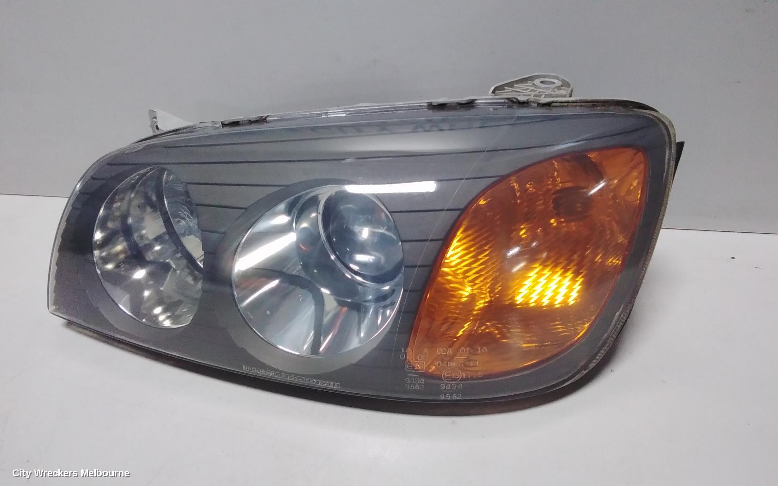 HYUNDAI GRANDEUR LEFT HEADLAMP, XG, BLACK INSERT, 10/1999 - 07/2002 - Image 3